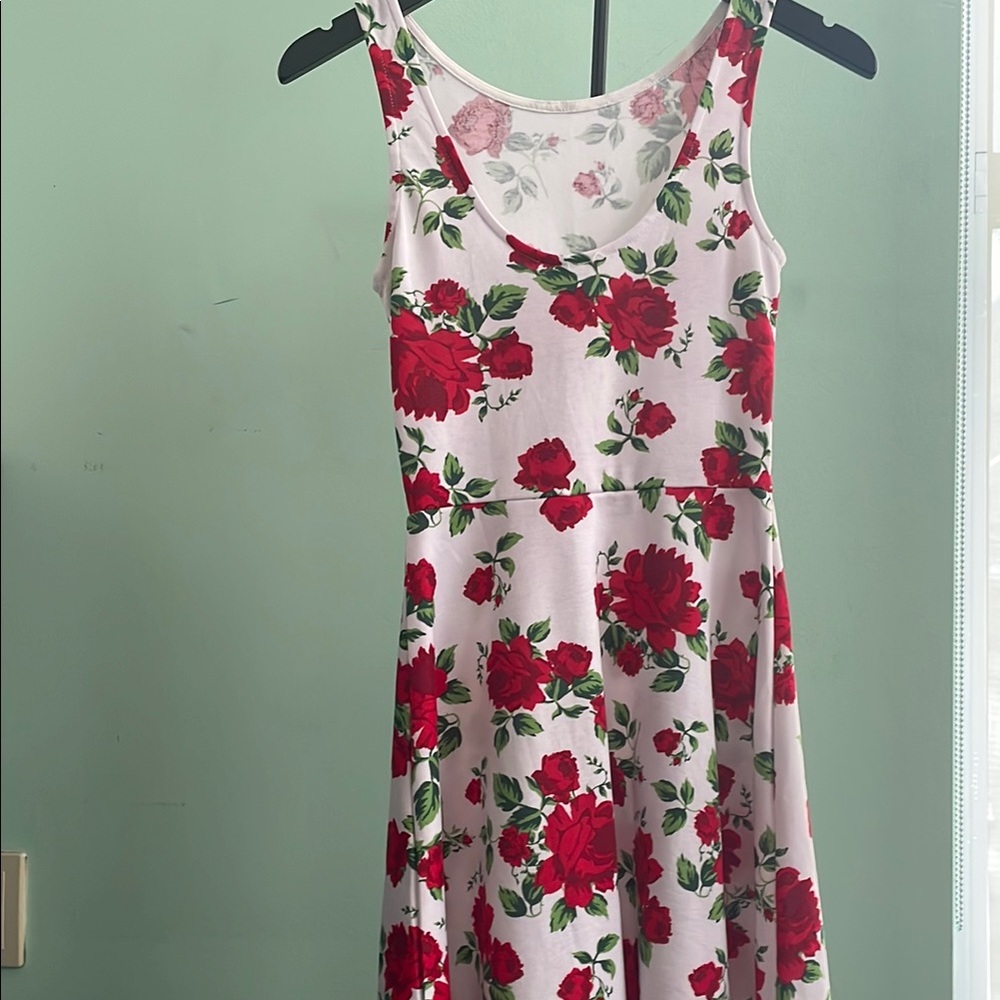 H&M Floral Sleeveless Dress 🌻🍉👗🍓🌹